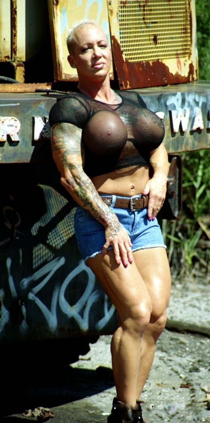 Tik turganingizda videoni yalash imkonini beradi Porno eshagida tiqin bilan yuradi